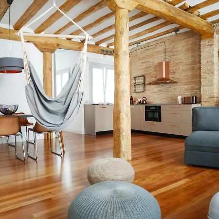 ログローニョLux Wood Loft With Air Con & Liftアパートメント エクステリア 写真