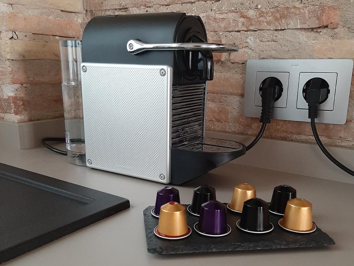 ログローニョLux Wood Loft With Air Con & Liftアパートメント エクステリア 写真