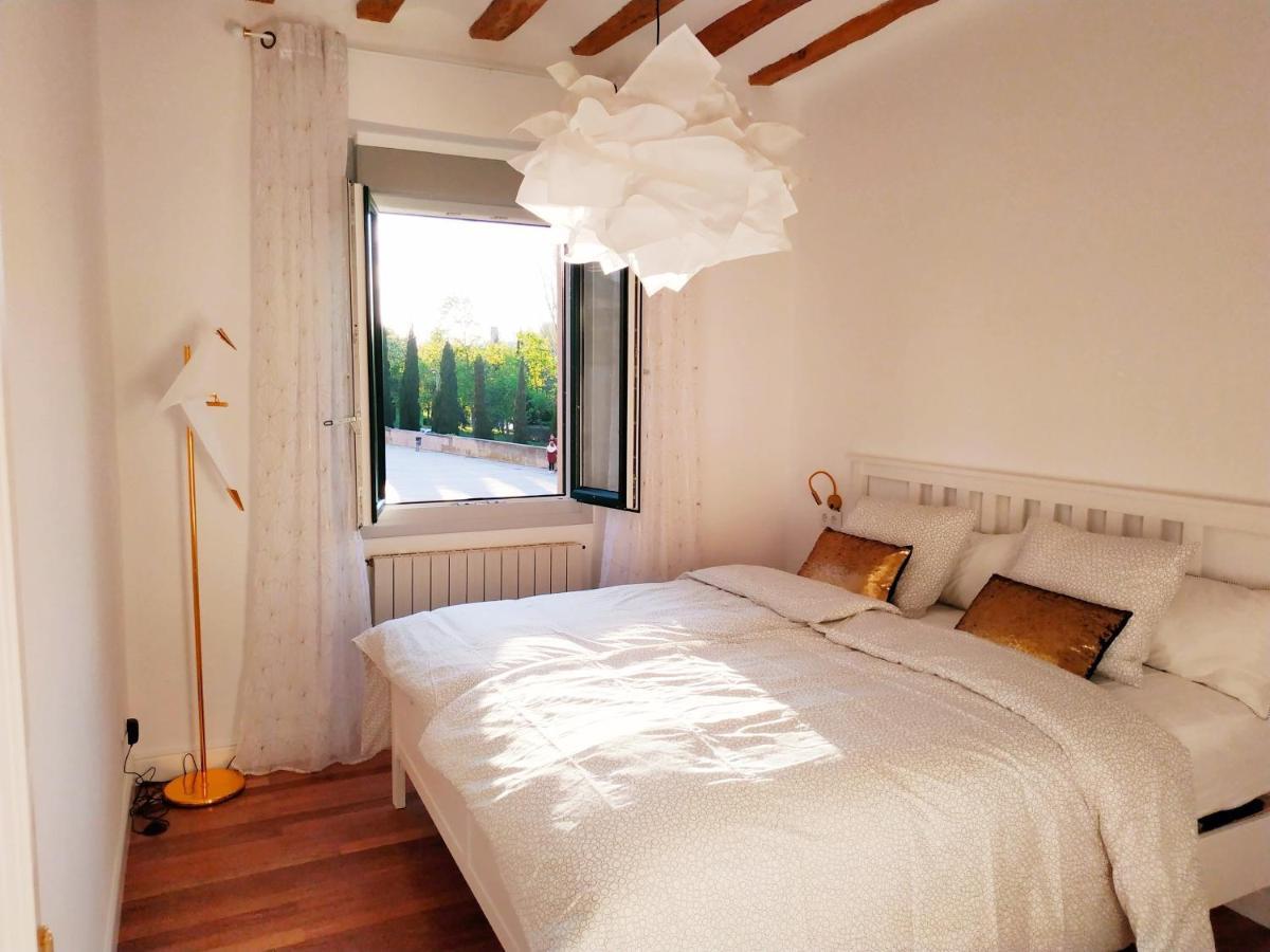 ログローニョLux Wood Loft With Air Con & Liftアパートメント エクステリア 写真