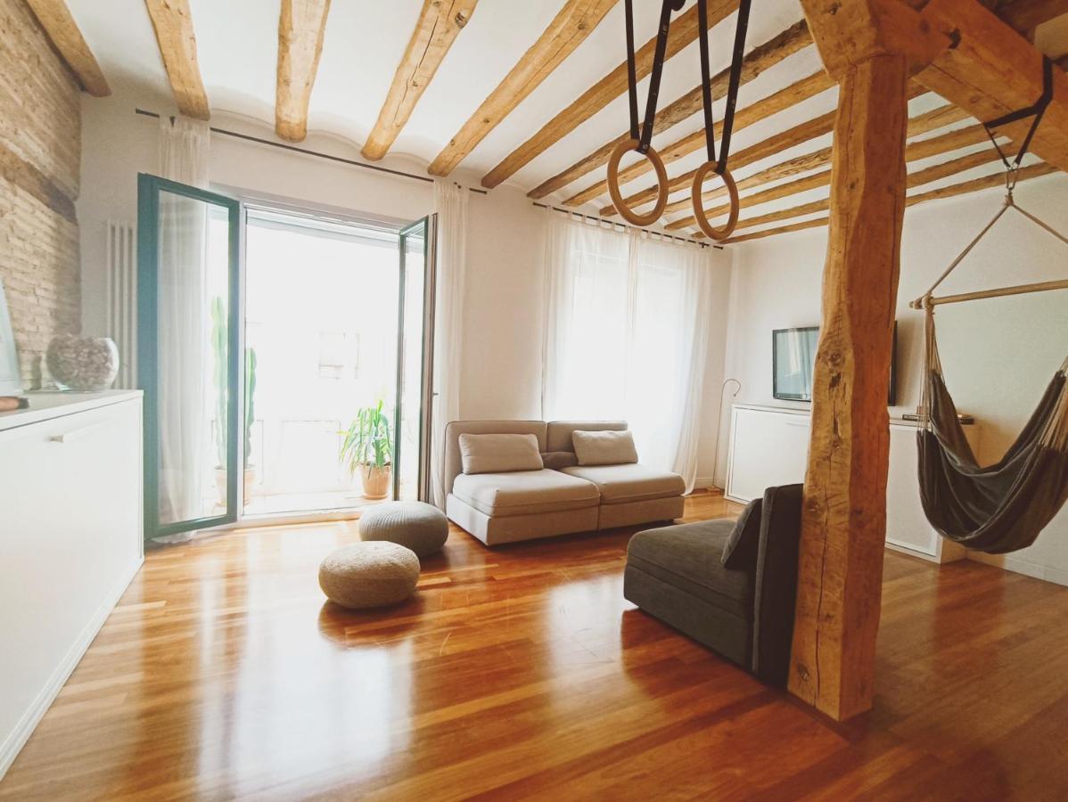 ログローニョLux Wood Loft With Air Con & Liftアパートメント エクステリア 写真