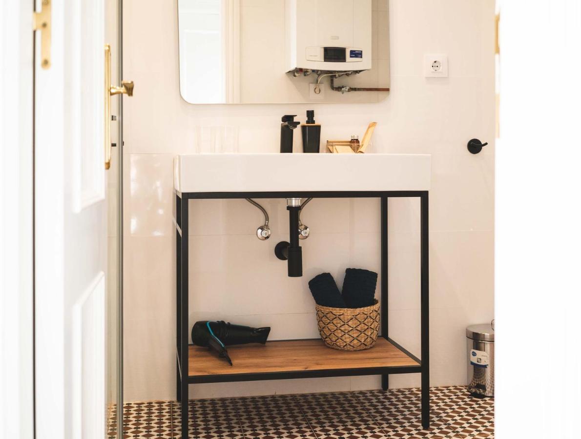 ログローニョLux Wood Loft With Air Con & Liftアパートメント エクステリア 写真