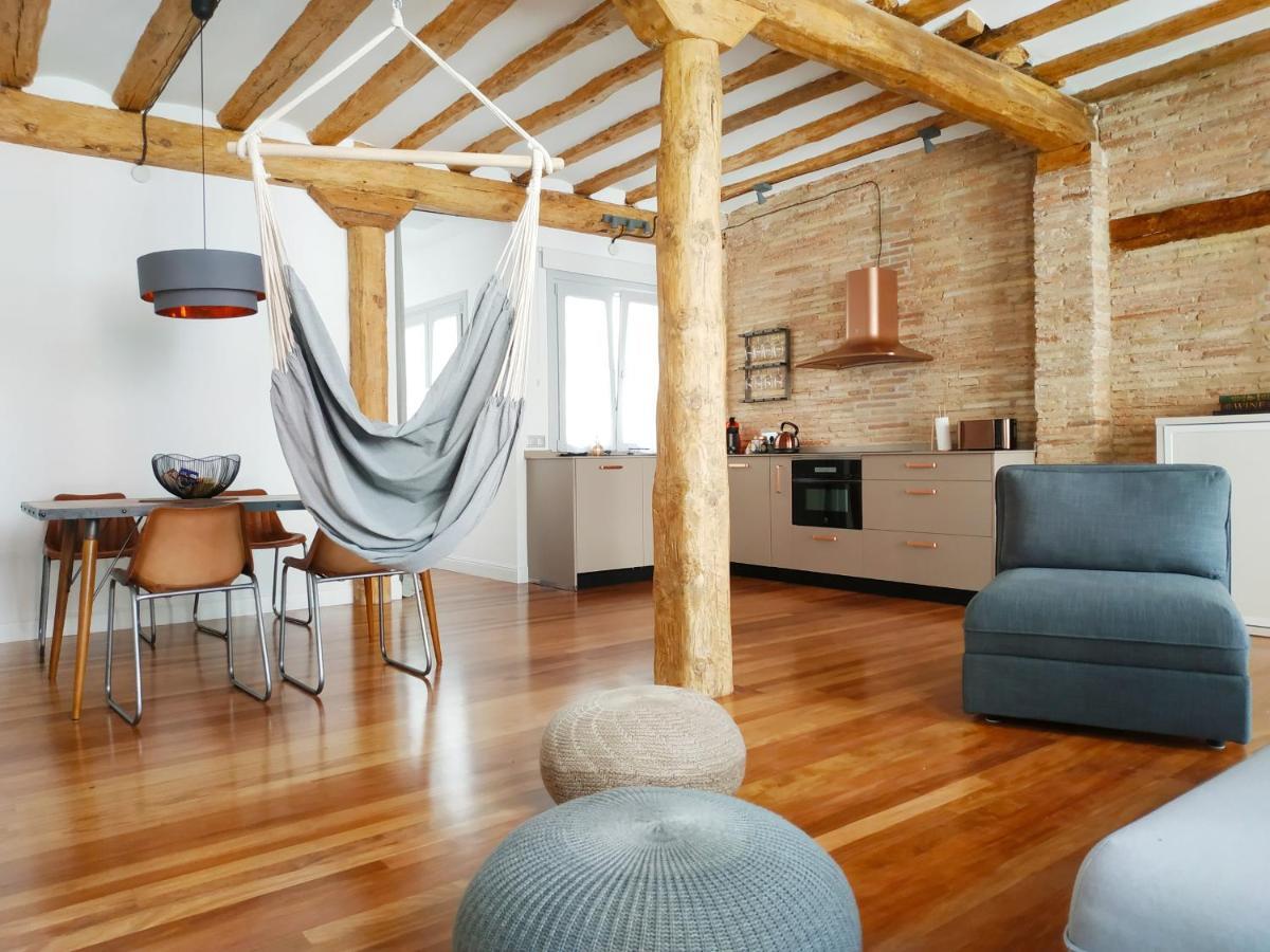 ログローニョLux Wood Loft With Air Con & Liftアパートメント エクステリア 写真